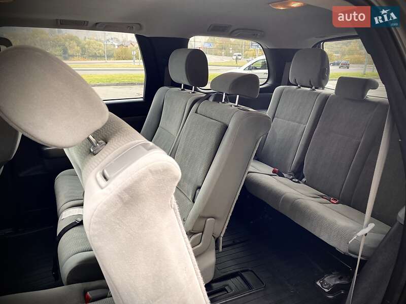 Внедорожник / Кроссовер Toyota Sequoia 2017 в Виннице