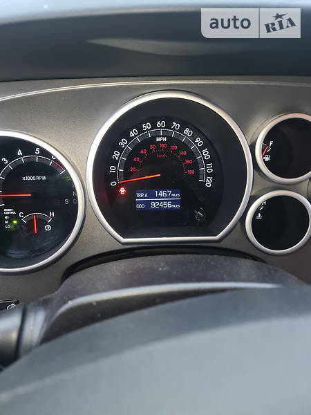 Внедорожник / Кроссовер Toyota Sequoia 2016 в Киеве