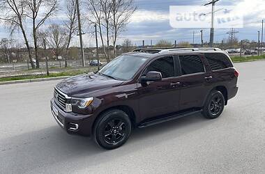 Внедорожник / Кроссовер Toyota Sequoia 2019 в Киеве