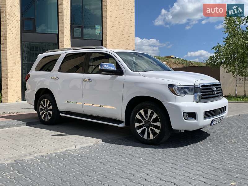 Позашляховик / Кросовер Toyota Sequoia 2017 в Хмельницькому