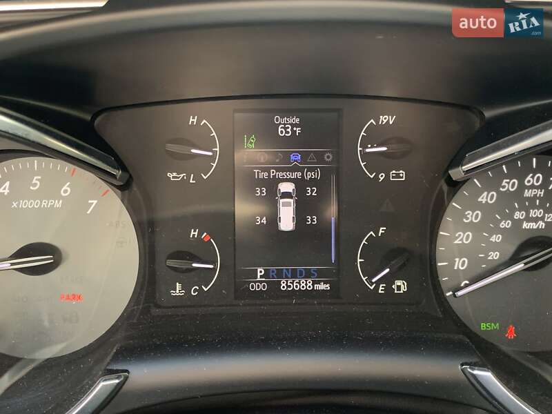 Позашляховик / Кросовер Toyota Sequoia 2017 в Хмельницькому