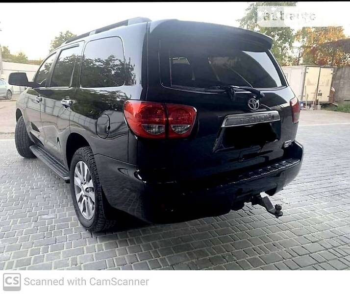Внедорожник / Кроссовер Toyota Sequoia 2016 в Ужгороде