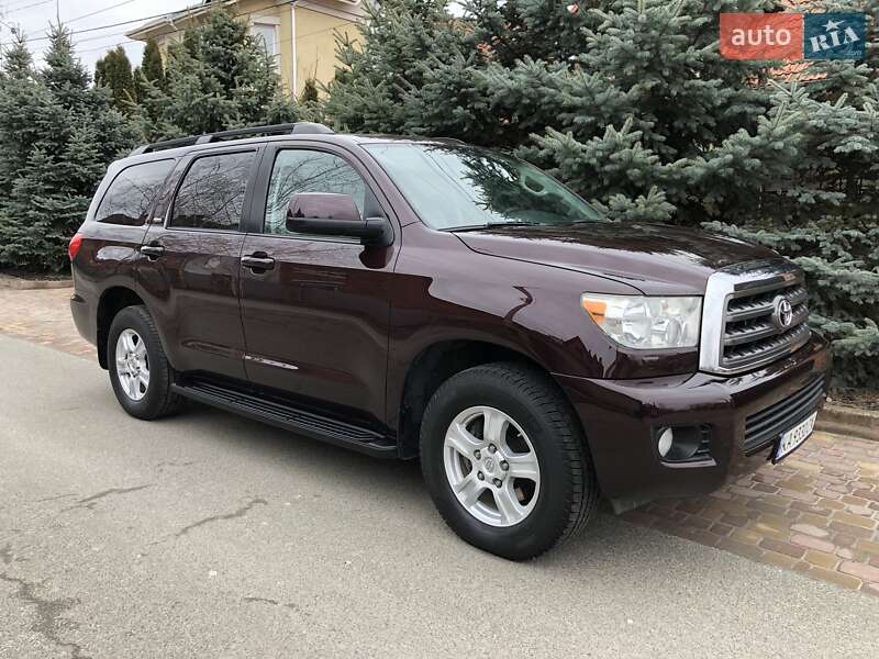 Внедорожник / Кроссовер Toyota Sequoia 2012 в Киеве