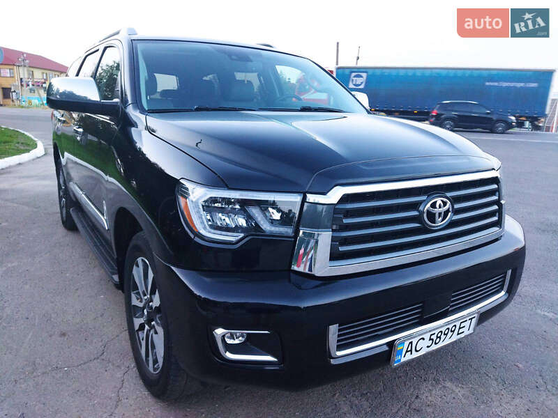 Внедорожник / Кроссовер Toyota Sequoia 2017 в Луцке