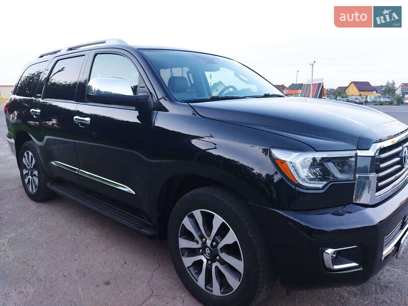 Внедорожник / Кроссовер Toyota Sequoia 2017 в Луцке