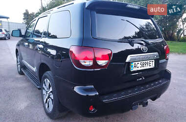Позашляховик / Кросовер Toyota Sequoia 2017 в Луцьку
