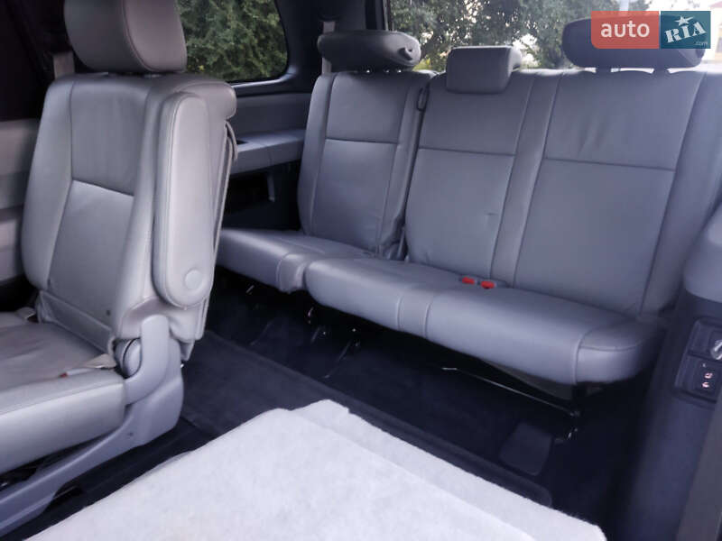 Внедорожник / Кроссовер Toyota Sequoia 2017 в Луцке