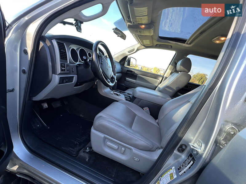 Позашляховик / Кросовер Toyota Sequoia 2012 в Дрогобичі