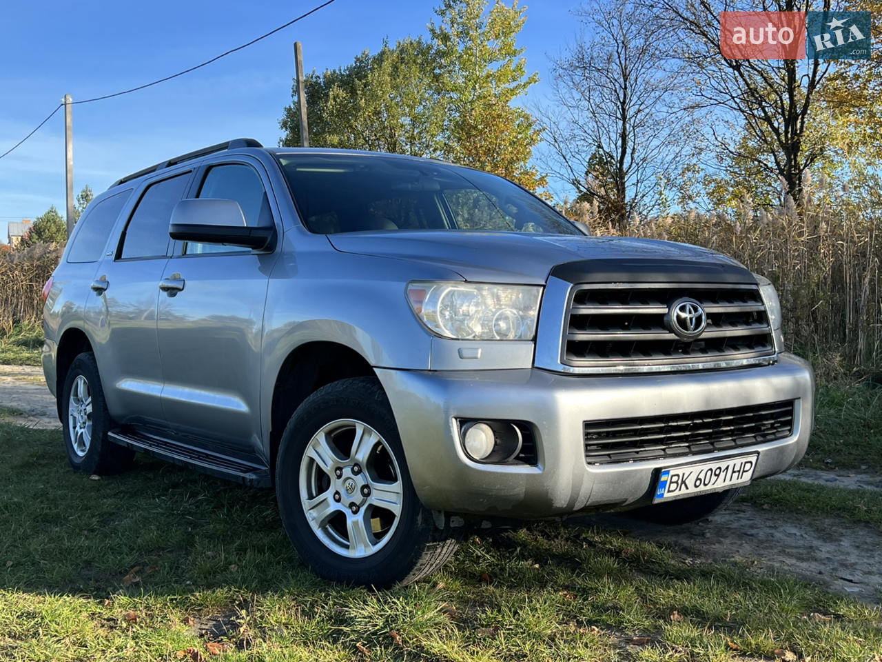 Toyota Sequoia 2012 рік
1,5 року на Україні 
Була замінена тільки задня ліва дверка
