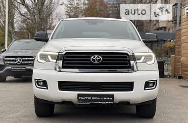 Внедорожник / Кроссовер Toyota Sequoia 2019 в 
