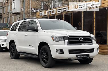 Внедорожник / Кроссовер Toyota Sequoia 2019 в 