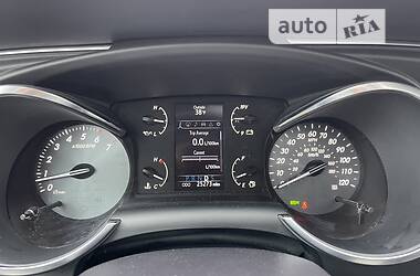 Внедорожник / Кроссовер Toyota Sequoia 2019 в 