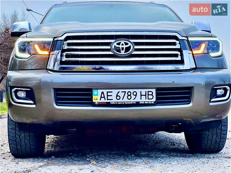 Toyota Sequoia 2017