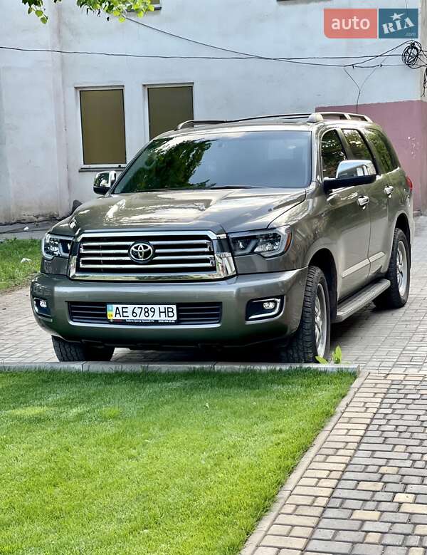Toyota Sequoia 2017