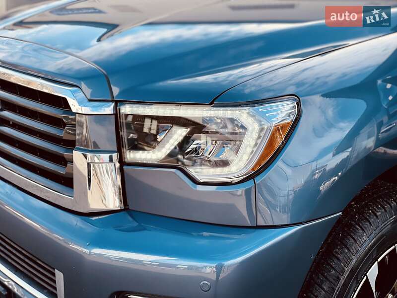 Внедорожник / Кроссовер Toyota Sequoia 2017 в Одессе