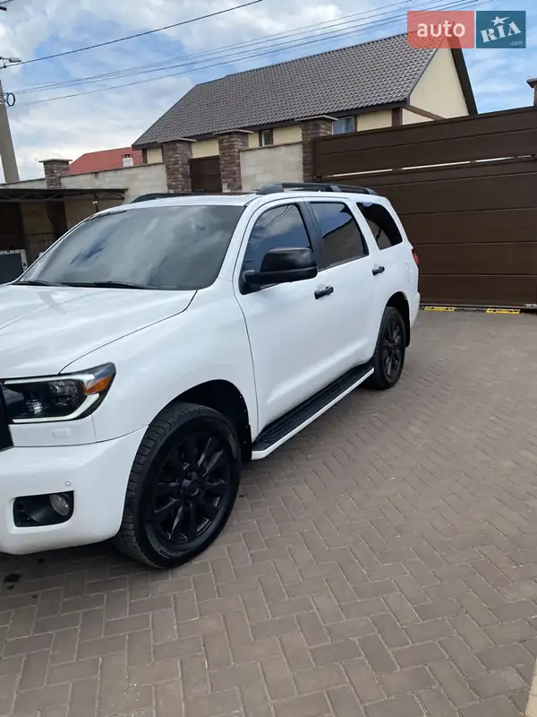 Toyota Sequoia 2014 VIN 5TDJW5G18FS111139 фото оголошення 8 з 58