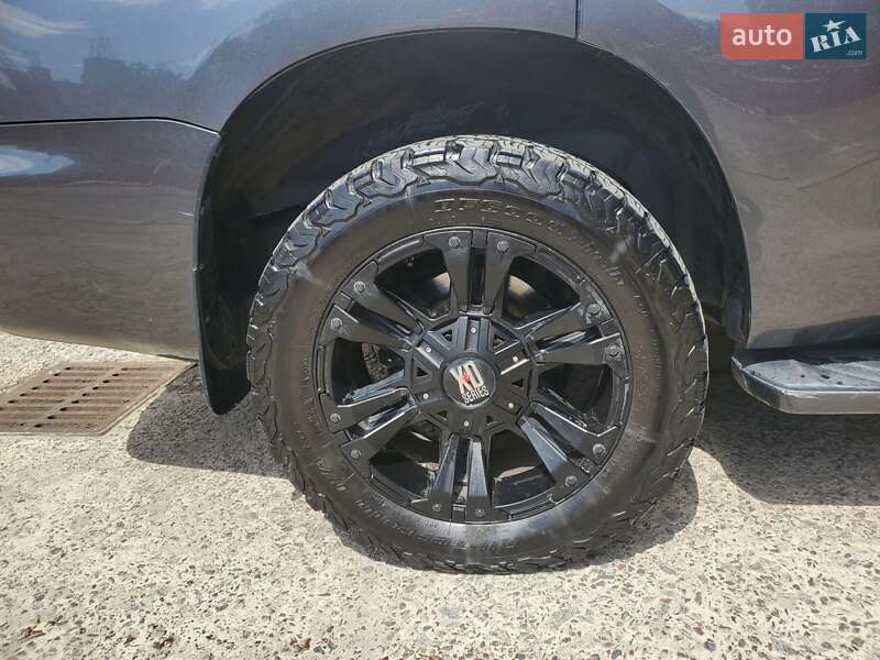 Внедорожник / Кроссовер Toyota Sequoia 2017 в Львове