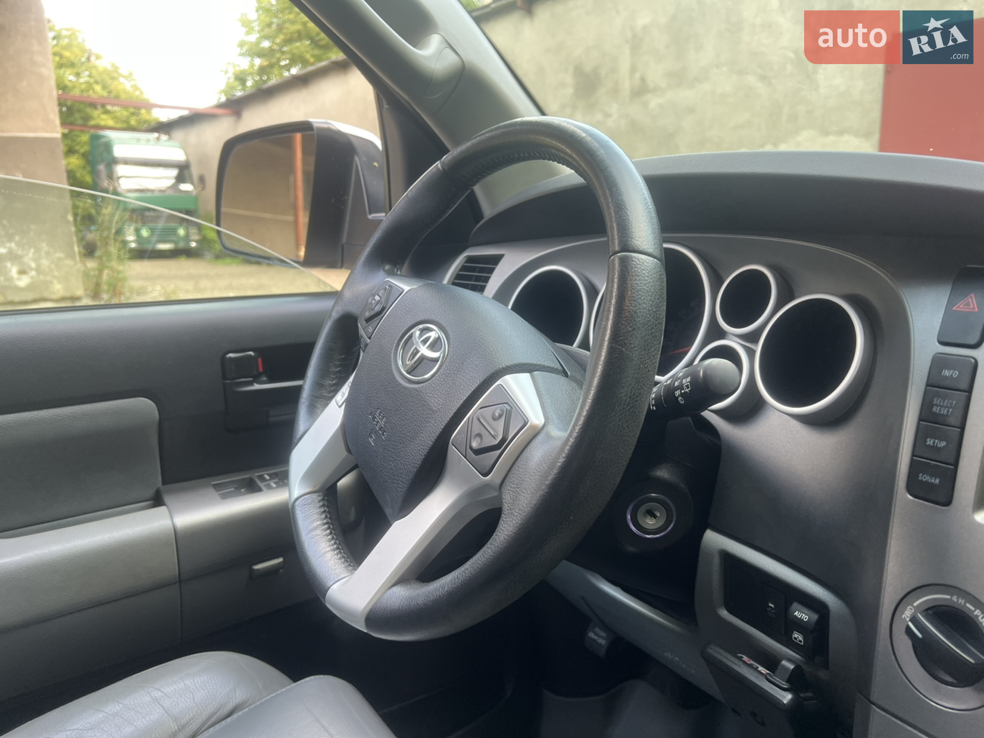 2016 Toyota Sequoia - мініатюра 17