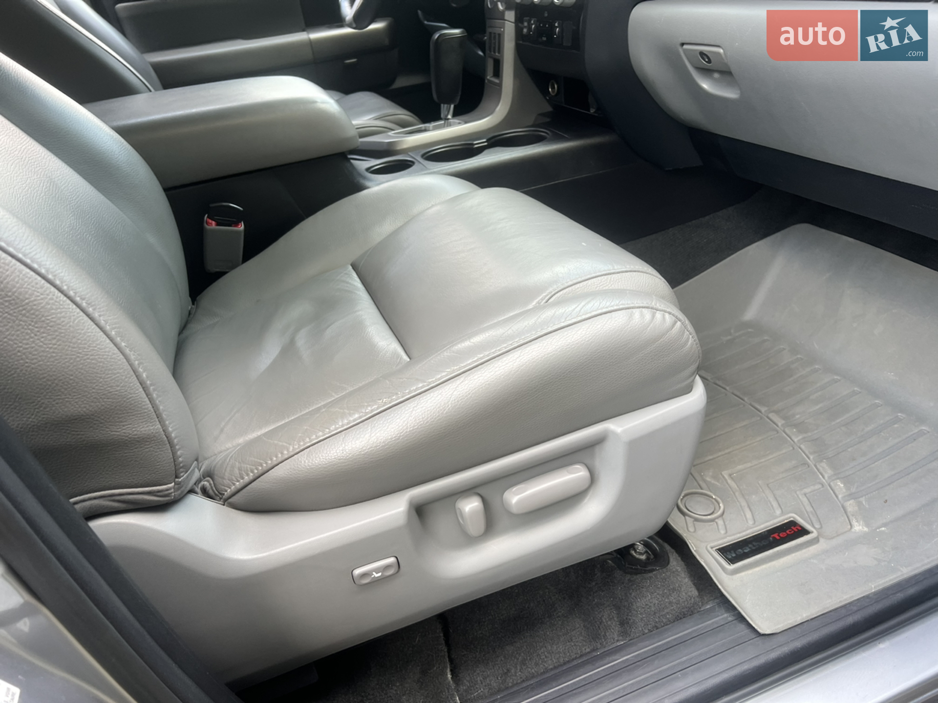 2016 Toyota Sequoia - мініатюра 24