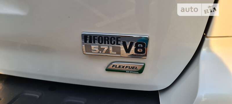 Внедорожник / Кроссовер Toyota Sequoia 2016 в Киеве