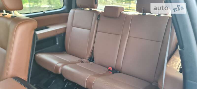 Внедорожник / Кроссовер Toyota Sequoia 2016 в Киеве