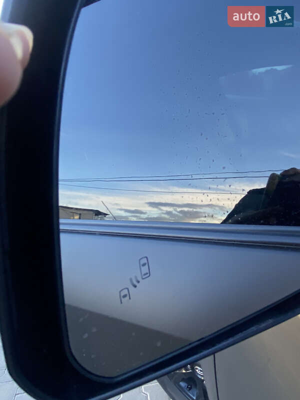 Позашляховик / Кросовер Toyota Sequoia 2017 в Кривому Розі