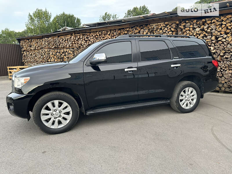 Внедорожник / Кроссовер Toyota Sequoia 2010 в Киеве