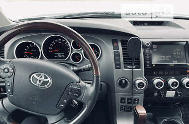 Внедорожник / Кроссовер Toyota Sequoia 2012 в Прилуках