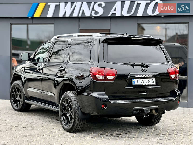 Позашляховик / Кросовер Toyota Sequoia 2018 в Одесі
