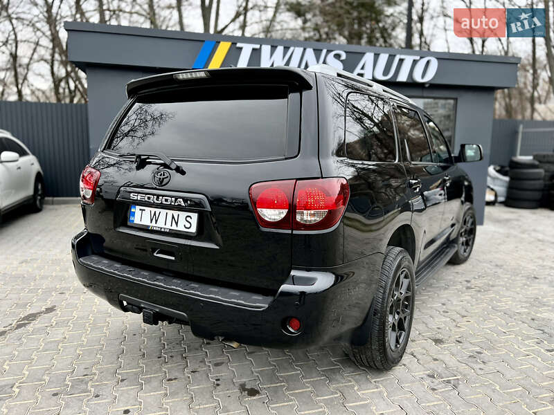 Позашляховик / Кросовер Toyota Sequoia 2018 в Одесі
