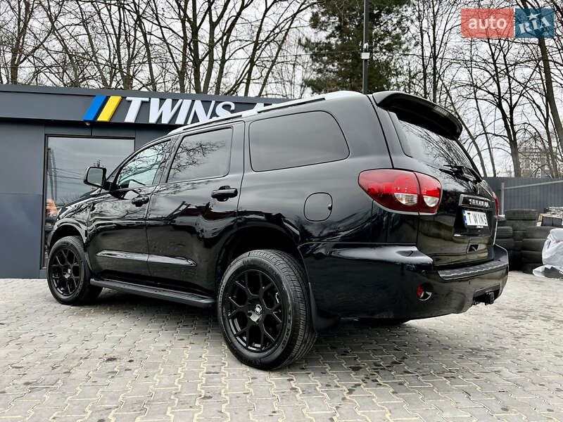 Позашляховик / Кросовер Toyota Sequoia 2018 в Одесі
