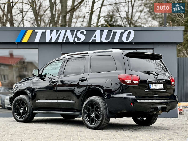 Позашляховик / Кросовер Toyota Sequoia 2018 в Одесі