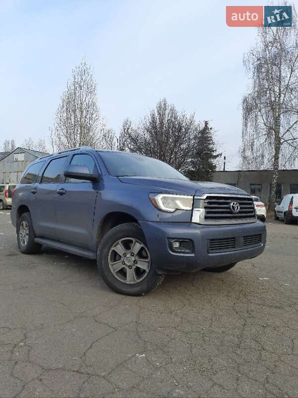 Внедорожник / Кроссовер Toyota Sequoia 2018 в Киеве