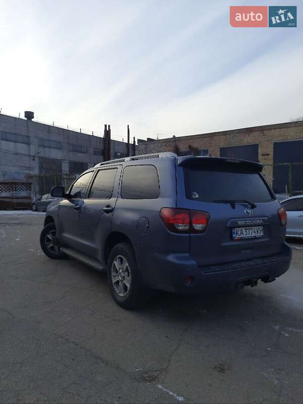Внедорожник / Кроссовер Toyota Sequoia 2018 в Киеве