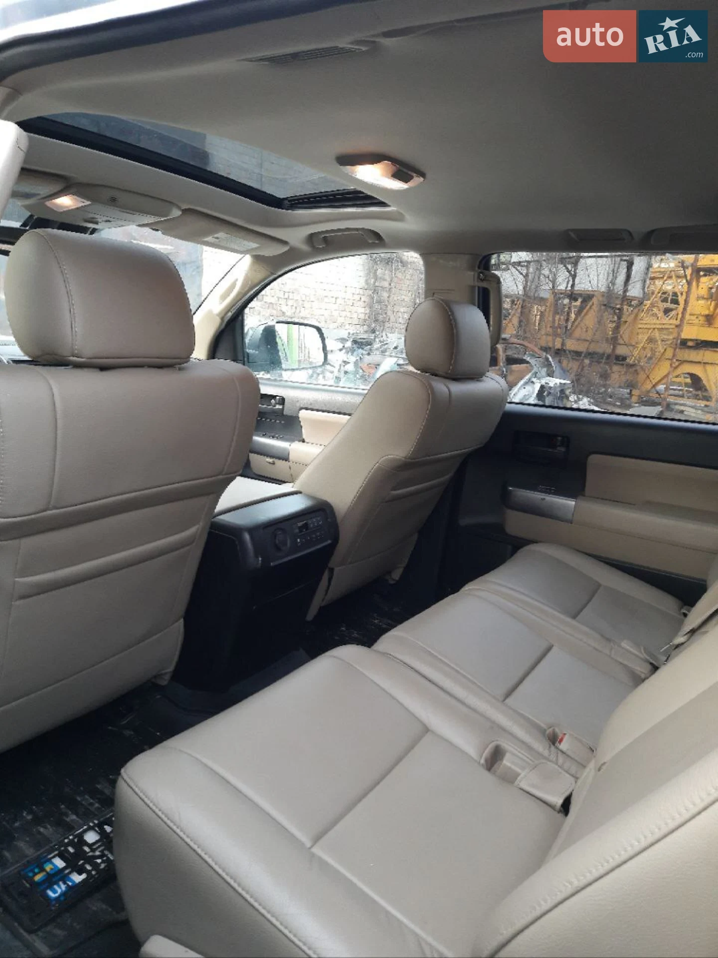 2018 Toyota Sequoia - мініатюра 17