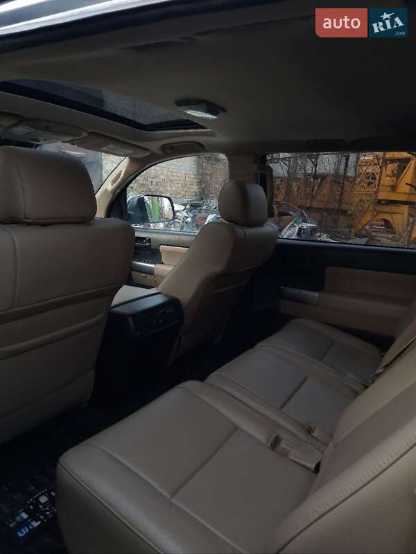 Внедорожник / Кроссовер Toyota Sequoia 2018 в Киеве