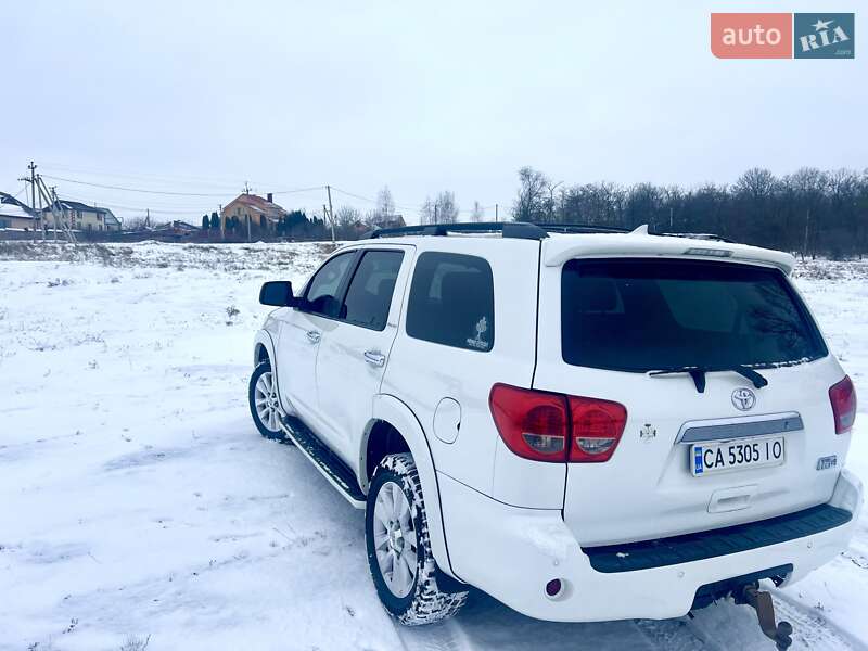 Позашляховик / Кросовер Toyota Sequoia 2013 в Умані