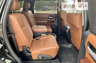 Внедорожник / Кроссовер Toyota Sequoia 2016 в Ивано-Франковске