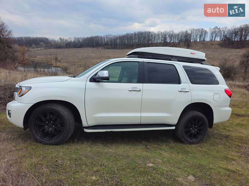 Позашляховик / Кросовер Toyota Sequoia 2016 в Києві фото 31 Позашляховик / Кросовер Toyota Sequoia 2016 в Києві