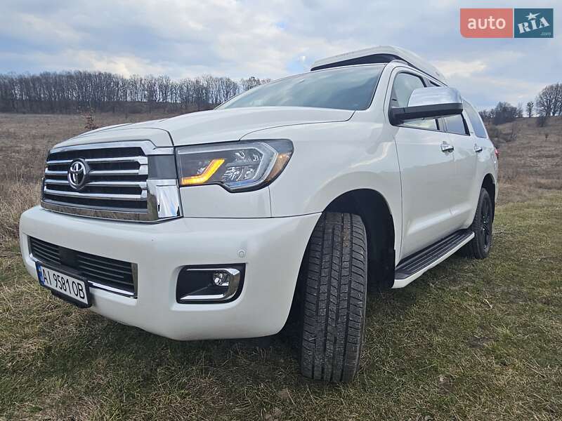 Позашляховик / Кросовер Toyota Sequoia 2016 в Києві фото 34 Позашляховик / Кросовер Toyota Sequoia 2016 в Києві