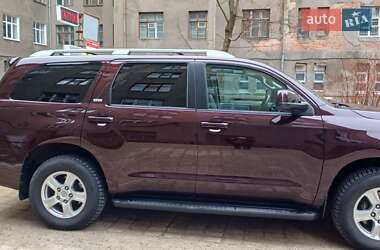 Внедорожник / Кроссовер Toyota Sequoia 2017 в 
