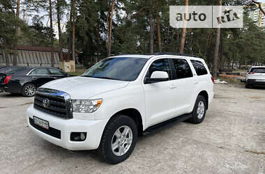 Внедорожник / Кроссовер Toyota Sequoia 2014 в Киеве