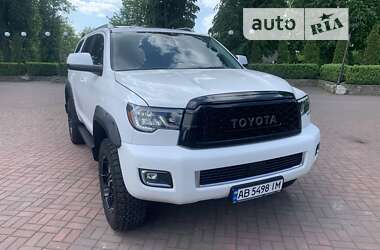 Внедорожник / Кроссовер Toyota Sequoia 2018 в Киеве