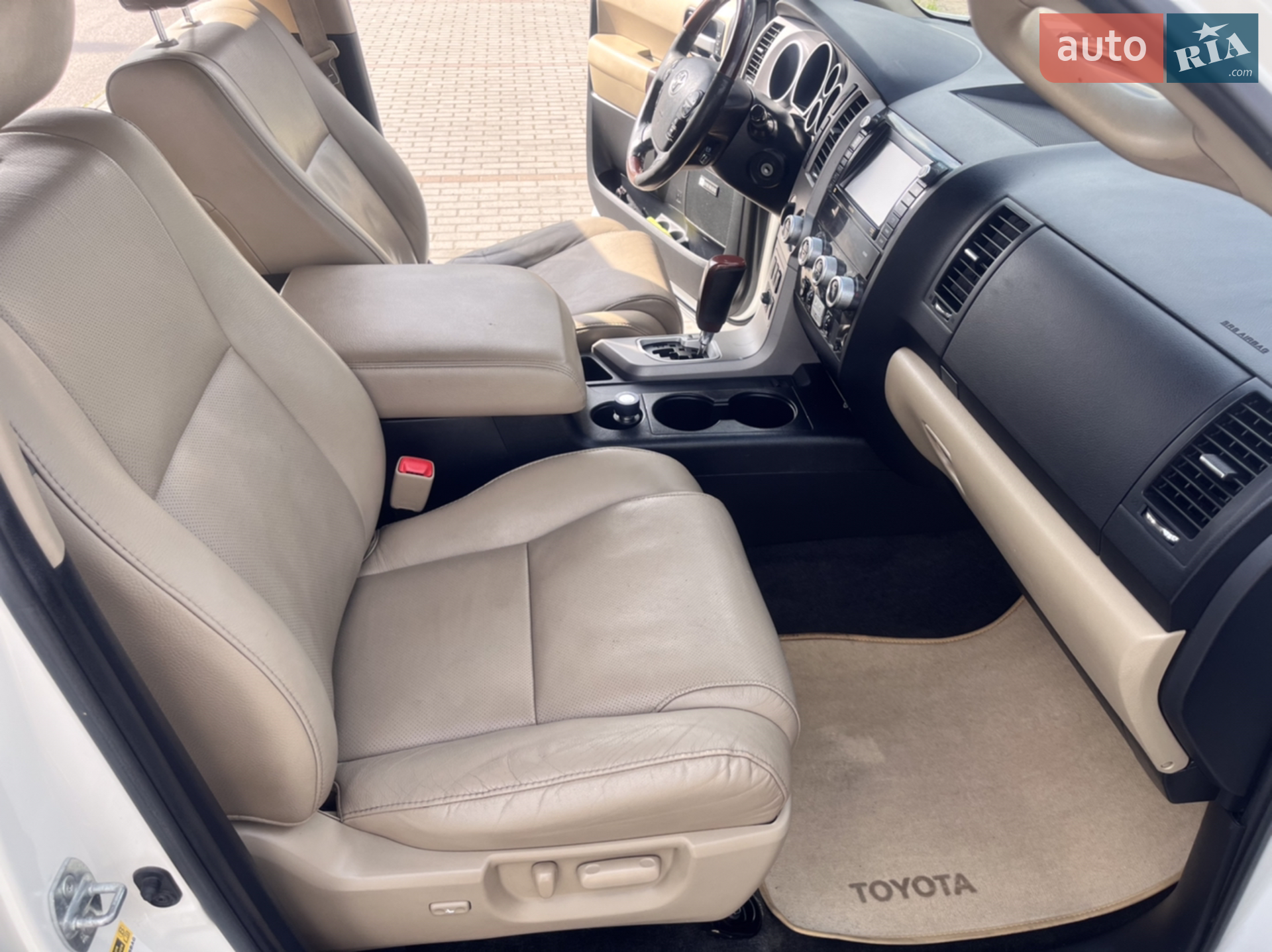 2012 Toyota Sequoia - мініатюра 13
