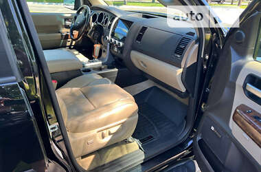 Внедорожник / Кроссовер Toyota Sequoia 2010 в Кременчуге