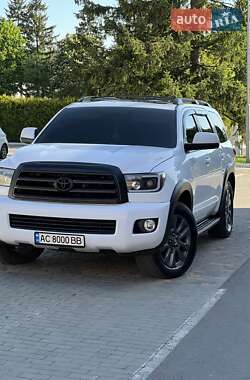 Внедорожник / Кроссовер Toyota Sequoia 2013 в Луцке