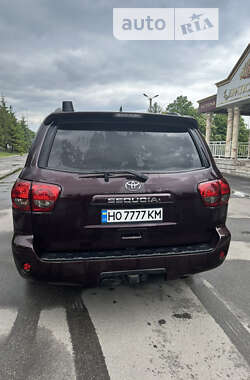 Внедорожник / Кроссовер Toyota Sequoia 2012 в Тернополе