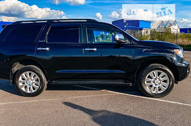 Позашляховик / Кросовер Toyota Sequoia 2016 в Рівному