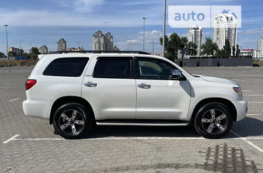 Позашляховик / Кросовер Toyota Sequoia 2012 в Києві