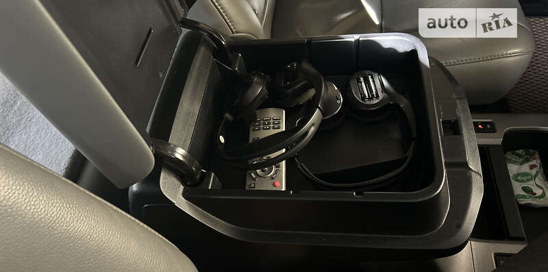 Позашляховик / Кросовер Toyota Sequoia 2013 в Верховині